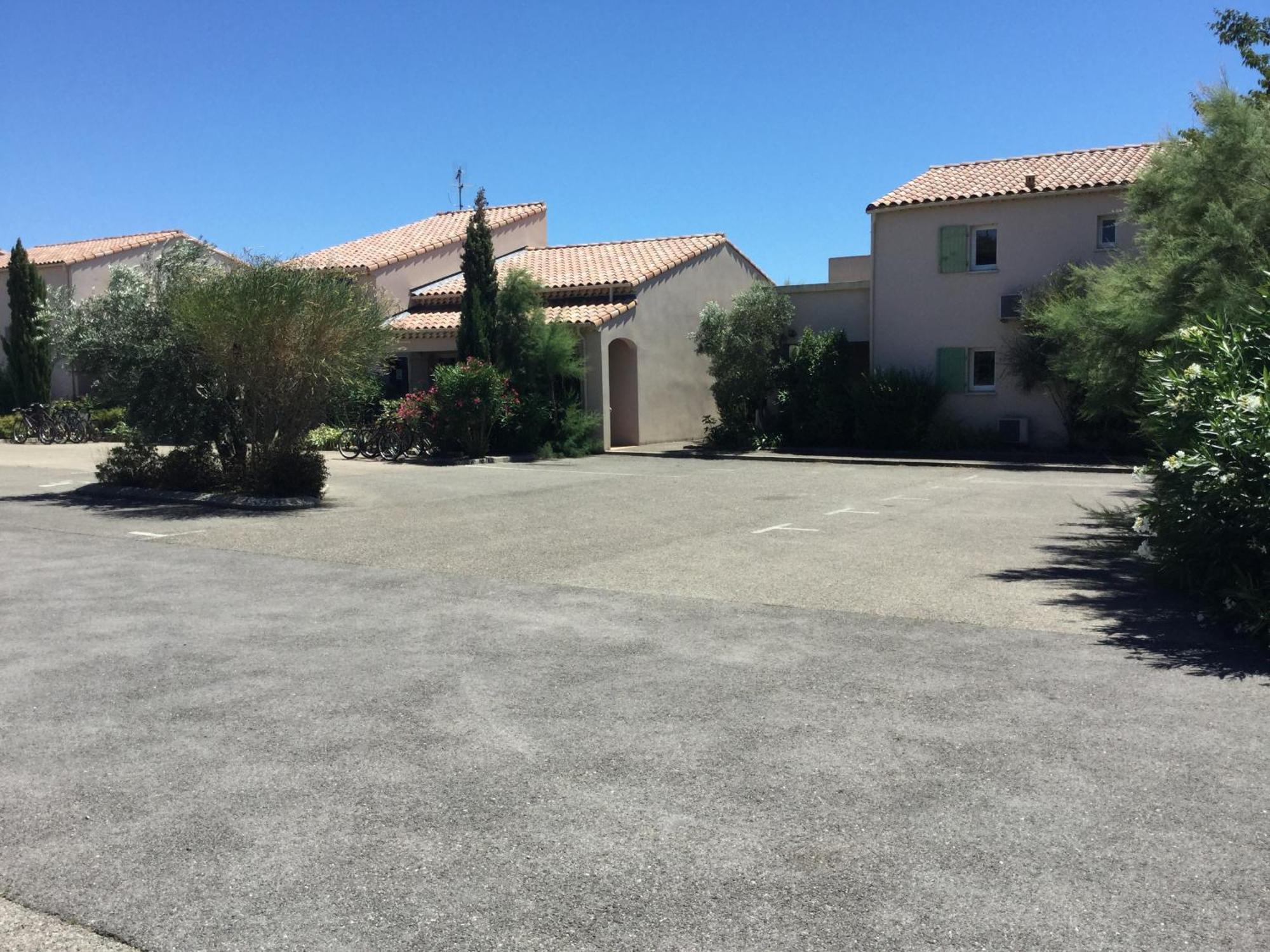 Gîte Climatisé 2 à 4 personnes, dans Résidence Vacances avec Piscine Chauffée, à Mouriès au coeur du Parc Naturel Régional des Alpilles, LS1-294 OUCEAN Mouries Exterior foto