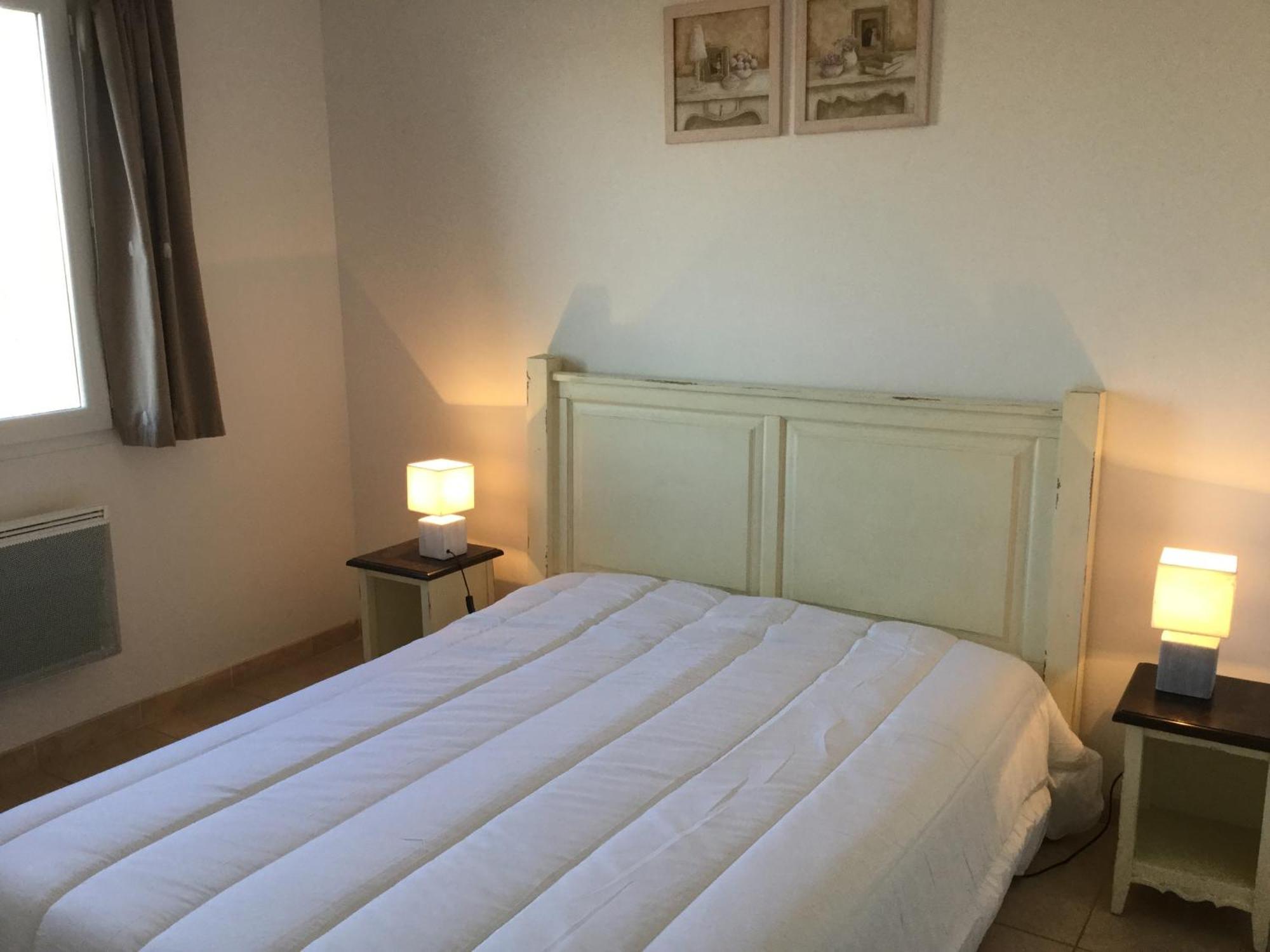 Gîte Climatisé 2 à 4 personnes, dans Résidence Vacances avec Piscine Chauffée, à Mouriès au coeur du Parc Naturel Régional des Alpilles, LS1-294 OUCEAN Mouries Exterior foto