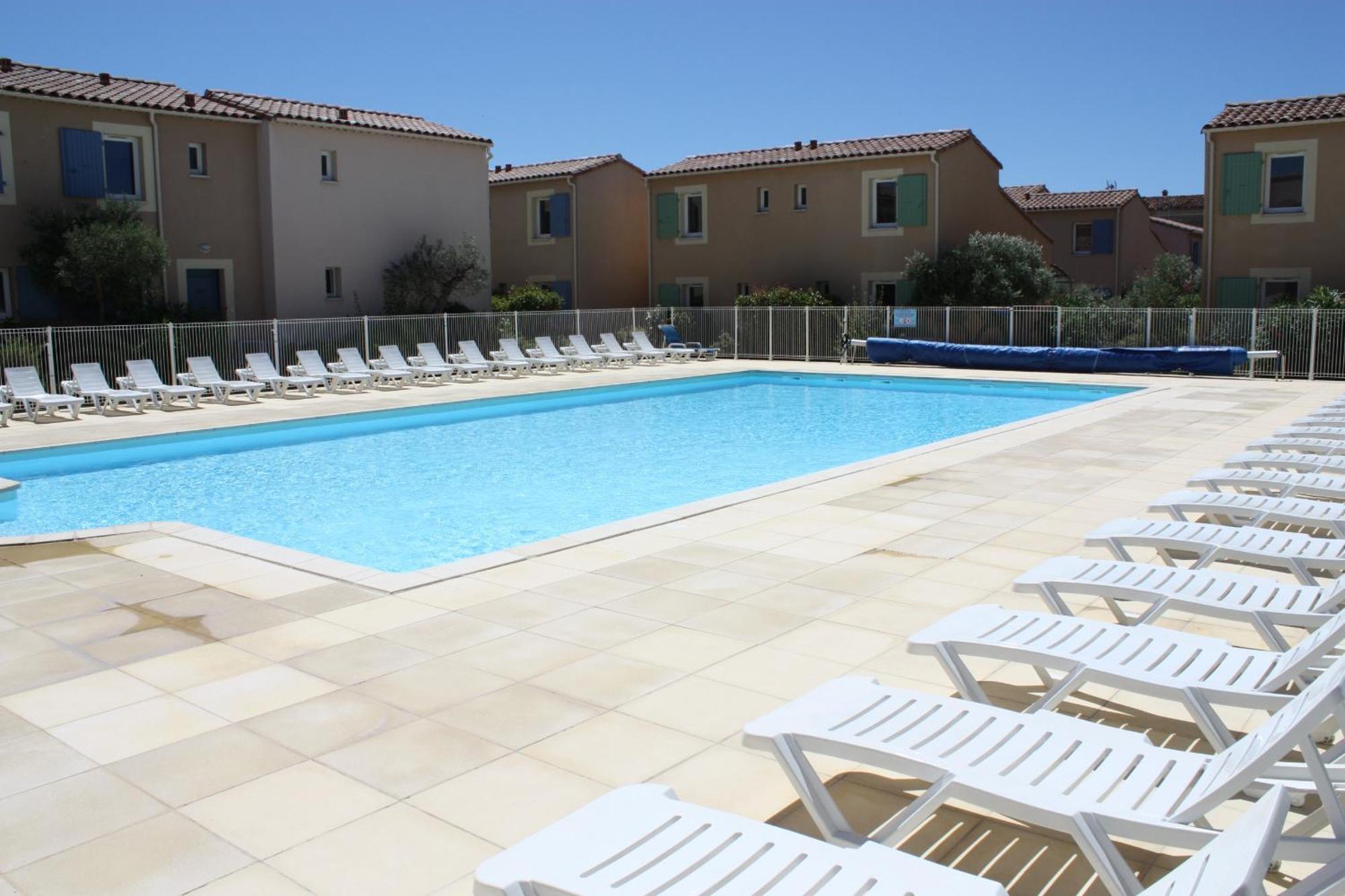 Gîte Climatisé 2 à 4 personnes, dans Résidence Vacances avec Piscine Chauffée, à Mouriès au coeur du Parc Naturel Régional des Alpilles, LS1-294 OUCEAN Mouries Exterior foto