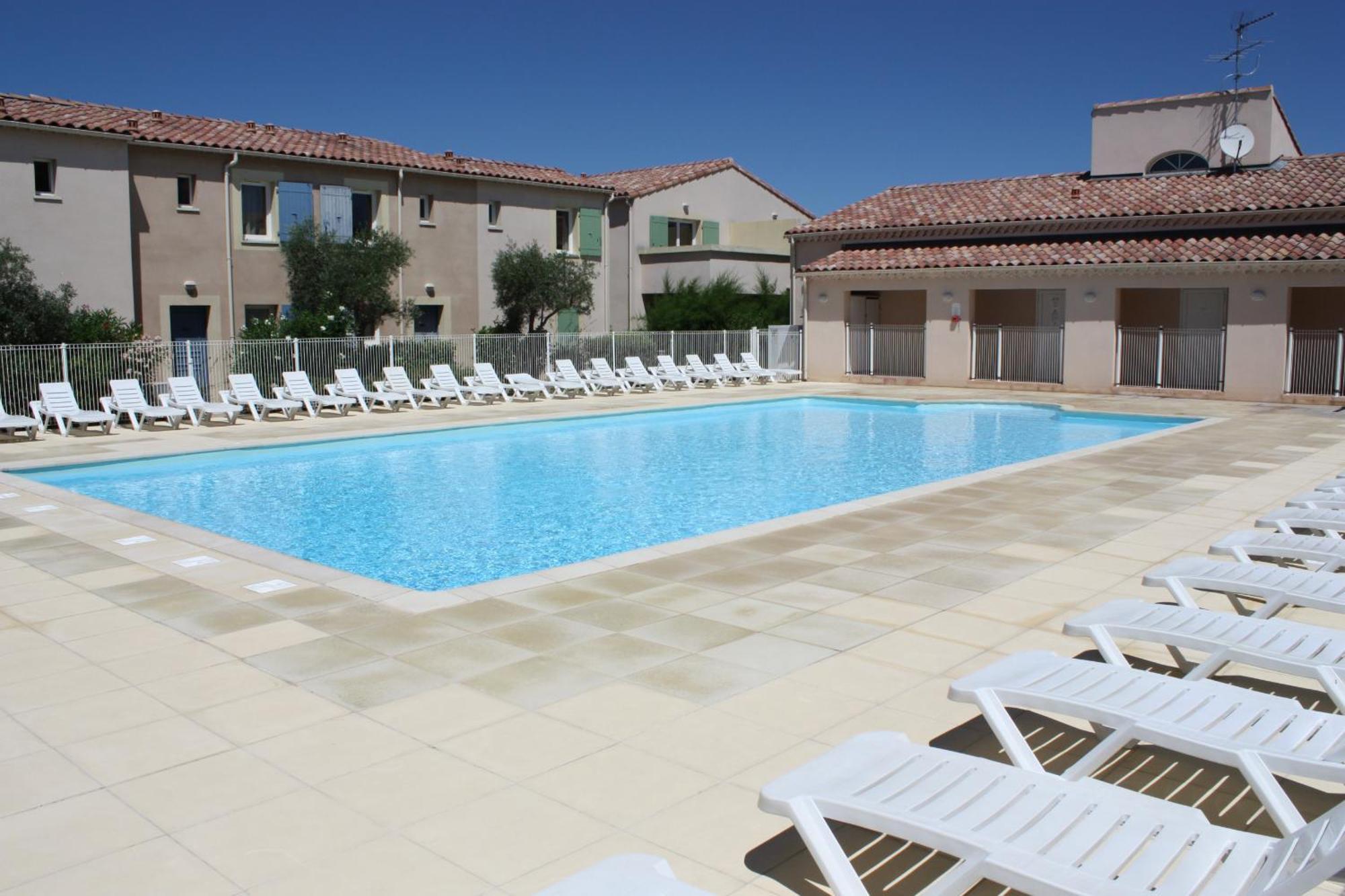 Gîte Climatisé 2 à 4 personnes, dans Résidence Vacances avec Piscine Chauffée, à Mouriès au coeur du Parc Naturel Régional des Alpilles, LS1-294 OUCEAN Mouries Exterior foto